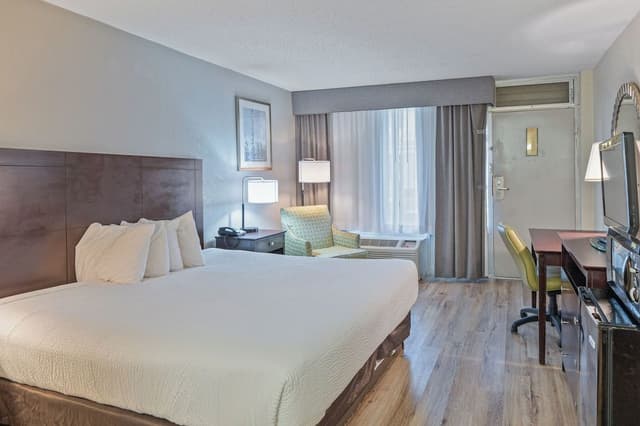 Standard Room, 1 King Bed, Smoking