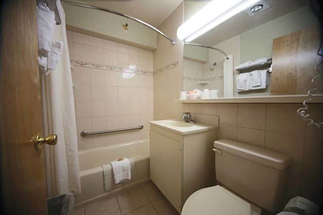 Efficiency, 2 Queens & Sofa, Side Ocean View, 2nd Floor