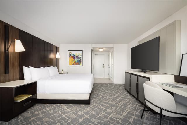 1 KING BED PANORAMIC