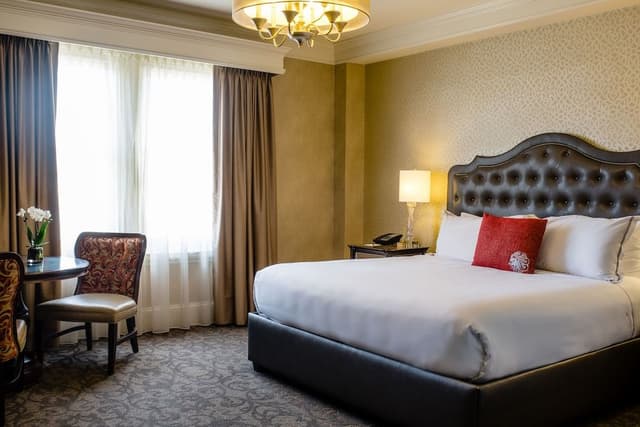 Superior Room, 1 King Bed