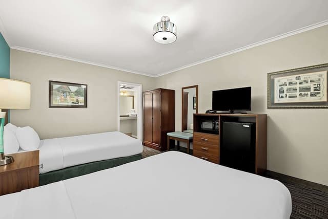 Standard Room, 2 Double Beds, Accessible, Non Smoking (Full Size Mattress)
