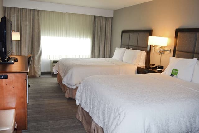 2 QUEEN BEDS NONSMOKING