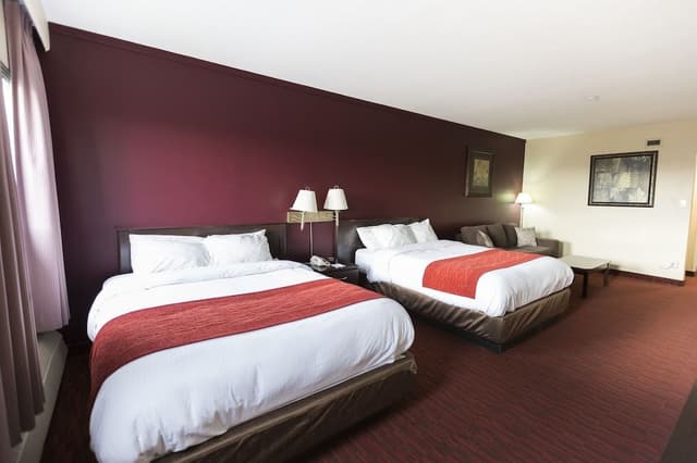 2 Queen Beds