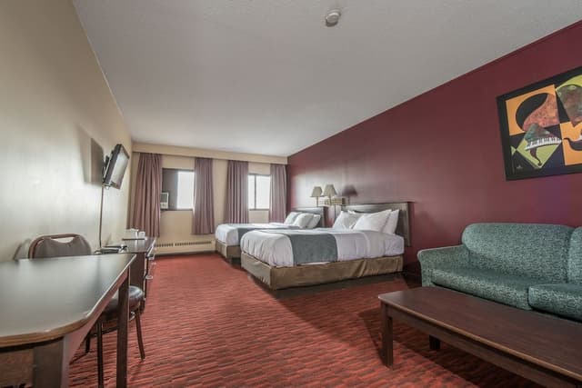 2 Double Beds with Kitchenette