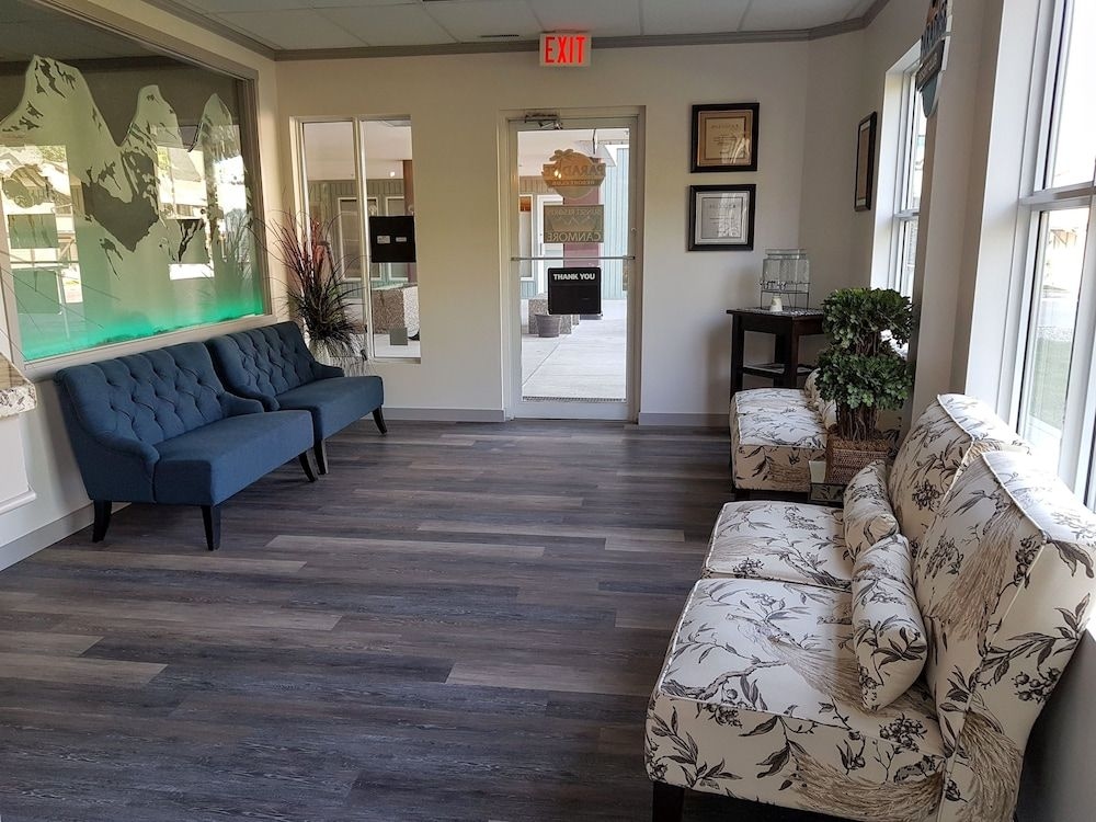 Sunset Resorts Canmore0