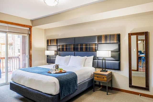 One Bedroom King Suite Plus Den