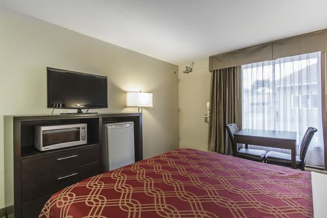 Standard Room, 1 Queen Bed, Non Smoking