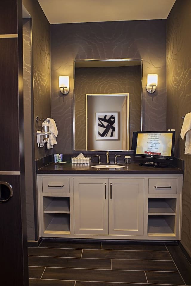Suite, 1 King Bed, Non Smoking