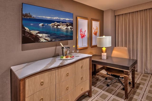 Vista Two Queen Room