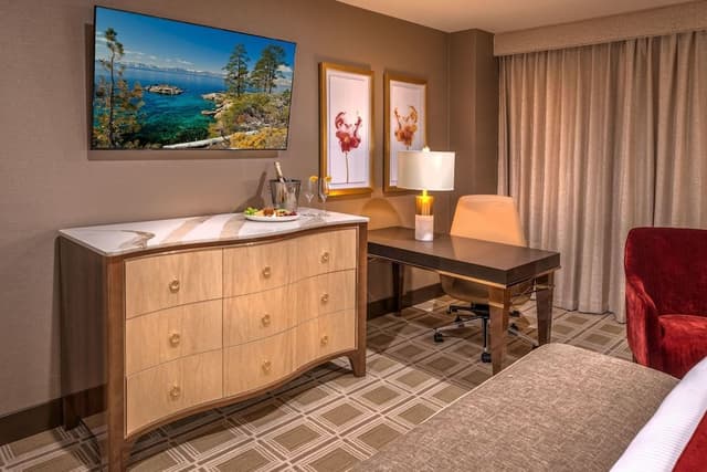Vista King Room