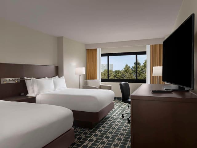 2 DOUBLE BEDS-NONSMOKING