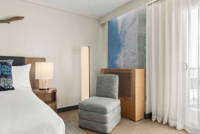 Room, 2 Queen Beds, Balcony, Partial Ocean View (Balcony)