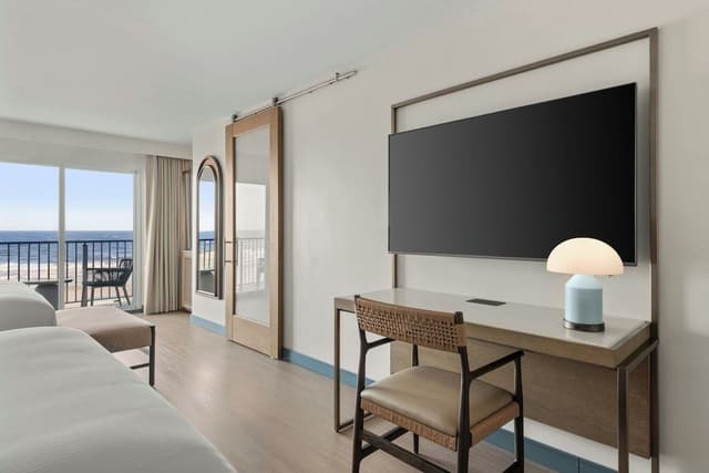 Room, 2 Queen Beds, Balcony, Oceanfront