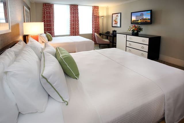 Deluxe Room, 2 Queen Beds