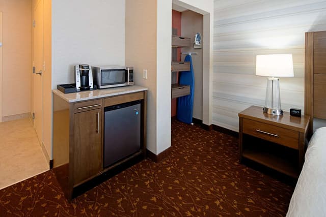 1 KING MOBILITY ACCESSIBLE W/ROLL IN SHOWER