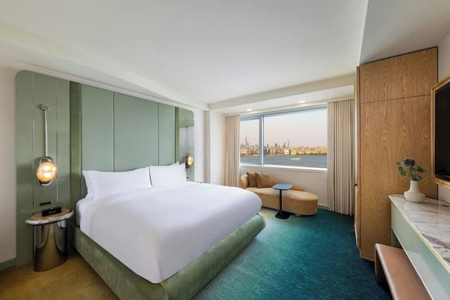 Junior Suite, 1 Bedroom, Balcony, River View (Urban)