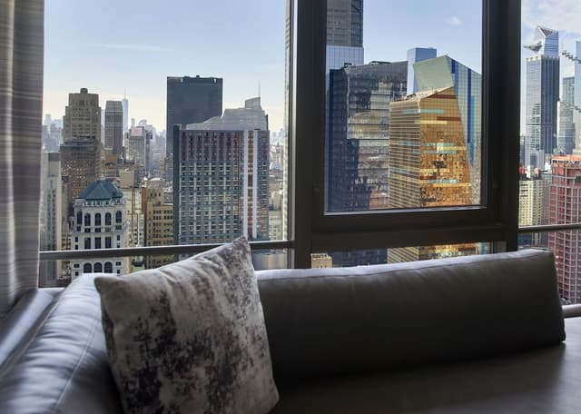 Deluxe Suite, 1 Bedroom (M Club Lounge, 2 Dble Beds, Sofa Bed)