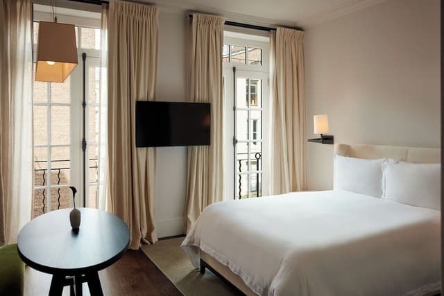 Courtyard Room