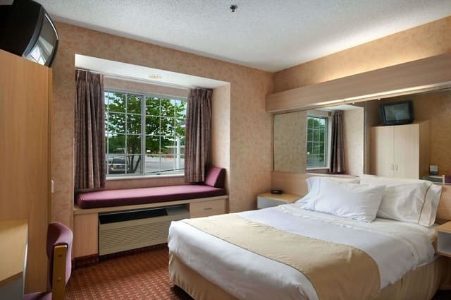 Room, 1 Queen Bed, Non Smoking