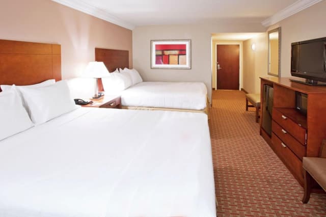 2 Queen Beds Suite