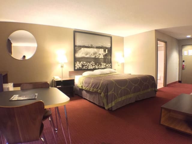 Studio Suite, 1 King Bed, Non Smoking