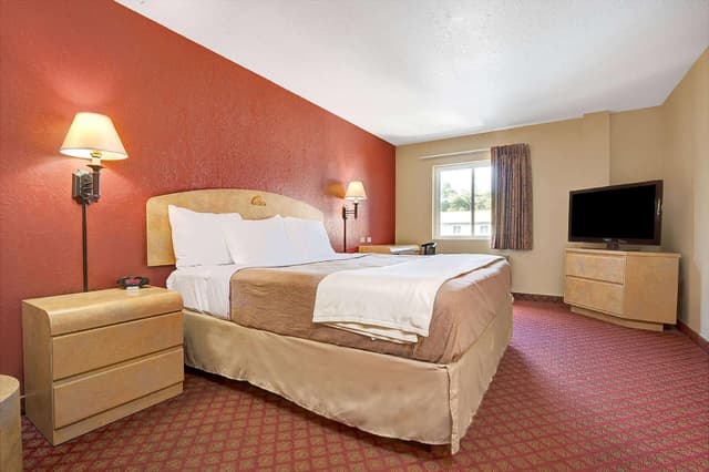 1 Queen Bed, Non-Smoking