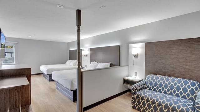 Junior Suite, Non Smoking (2 King Beds)