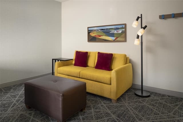 1 KING STUDIO SUITE W/ WHIRLPOOL TUB NONSMOK