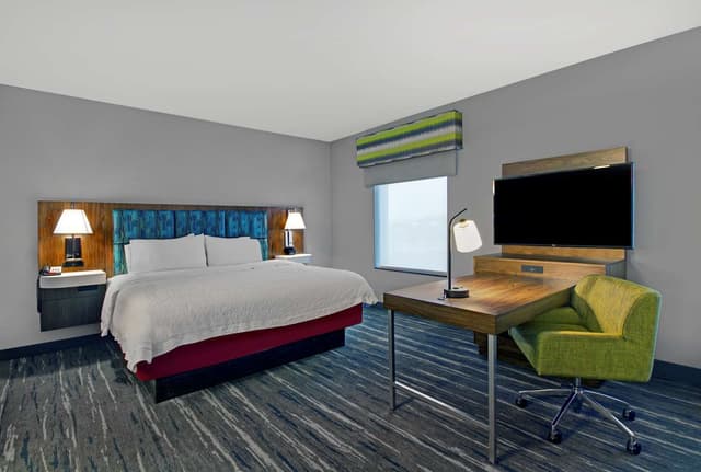 1 KING BED STUDIO SUITE NONSMOKING