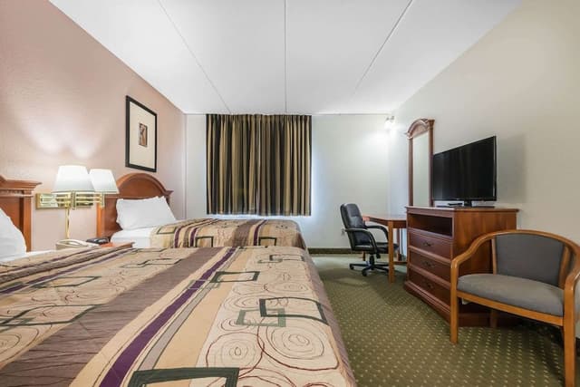 Standard Room, 2 Queen Beds, Non Smoking