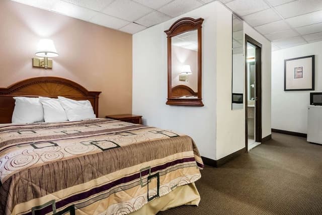 Standard Room, 1 Queen Bed, Non Smoking