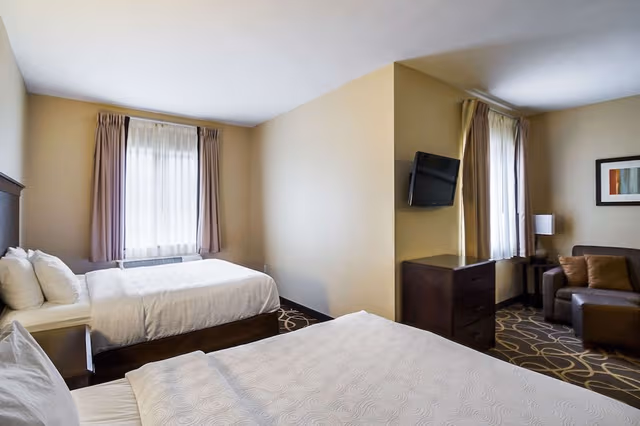 Suite, Non Smoking, Kitchen (2 Queen beds with sofa bed)