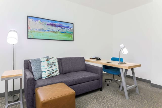1 KING BED 1 BEDROOM SUITE WITH SOFABED