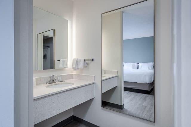 Deluxe Single Room, Accessible