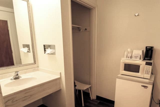 Room, 1 Queen Bed, Non Smoking