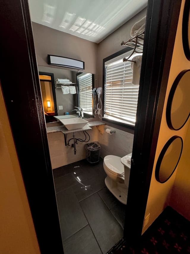 Luxury Studio Suite, 1 King Bed, Non Smoking, Jetted Tub