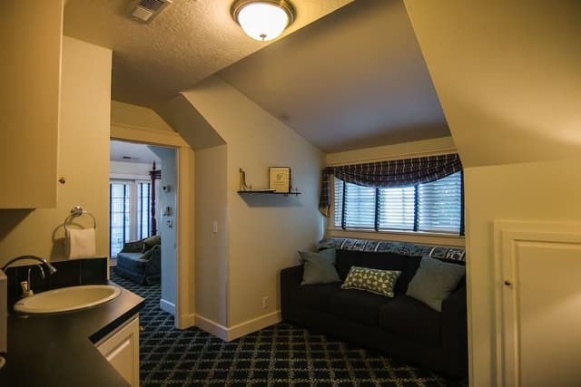 Room, Private Bathroom (STEPHEN - #315)