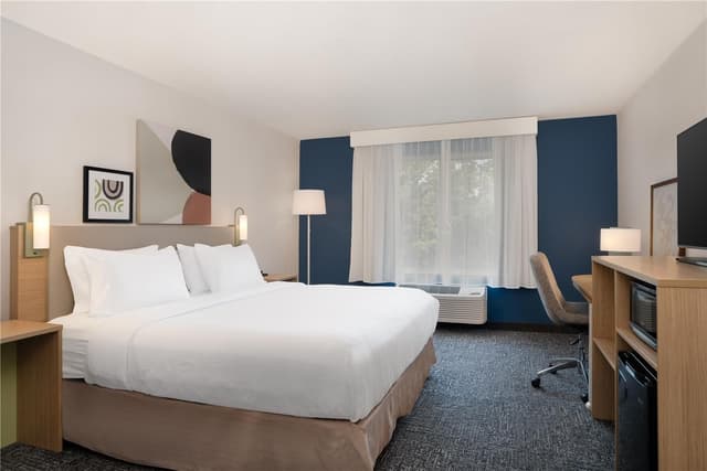 1 KING BED
