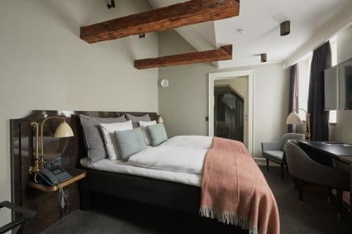 Medium Double Room