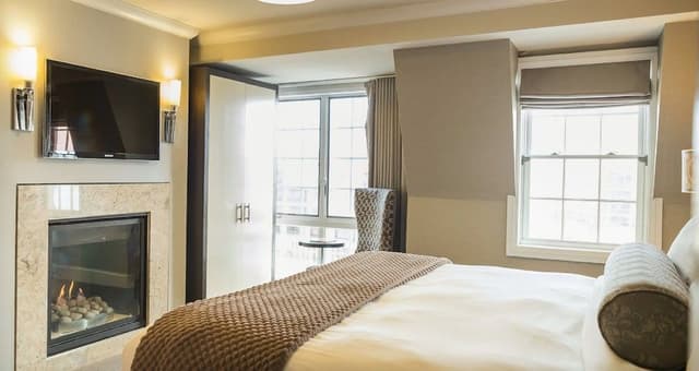 Room, 1 King Bed (Water View)