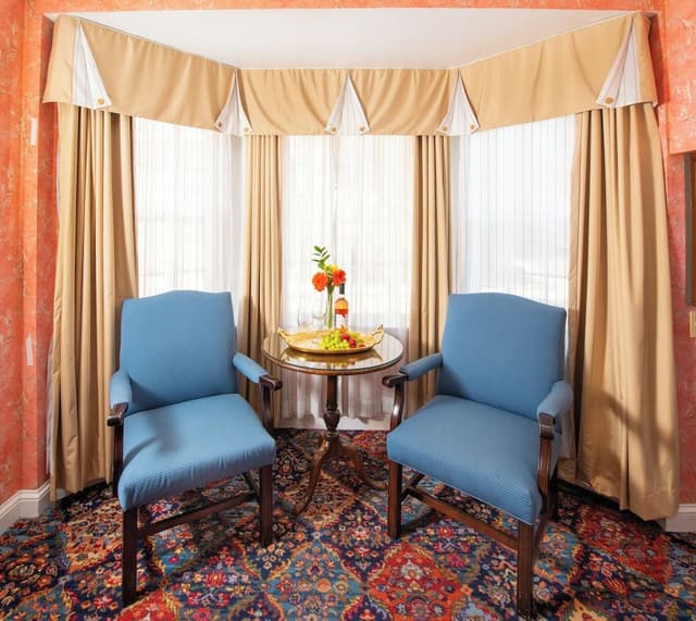 Deluxe Room, 1 Queen Bed (No Pets)