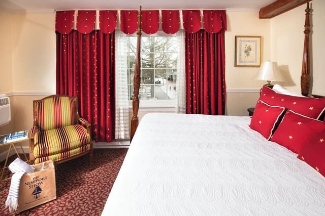 Deluxe Room, 1 King Bed (No Pets)