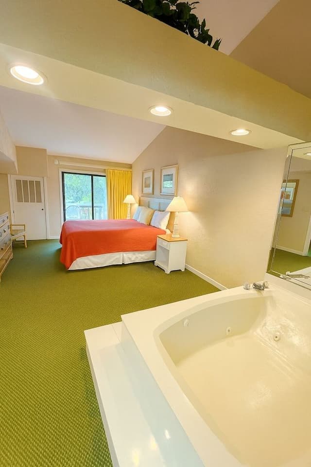 Condo, 2 Bedrooms
