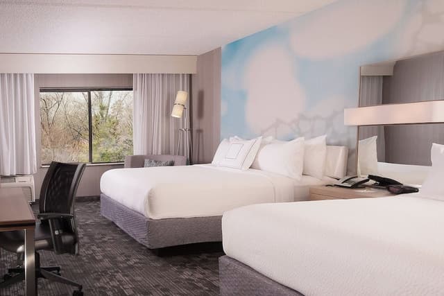 Room, 2 Queen Beds, Balcony