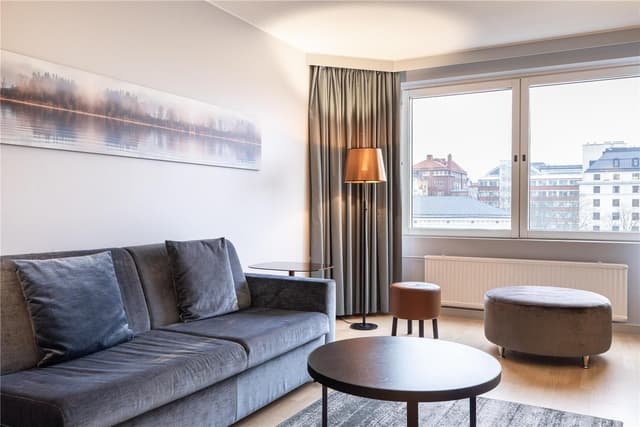 KING JUNIOR SUITE