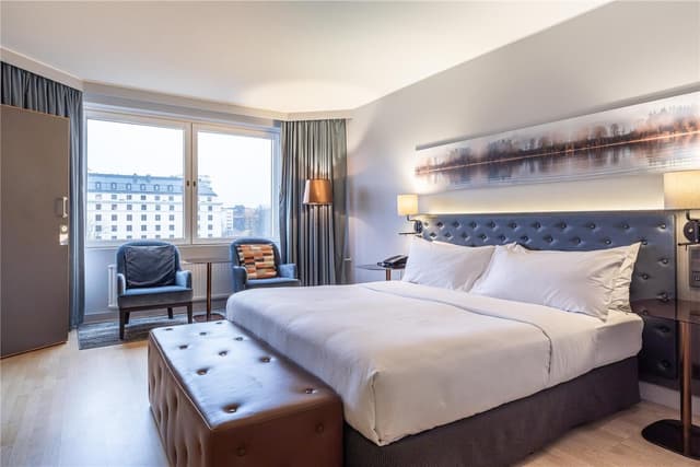 KING JUNIOR SUITE