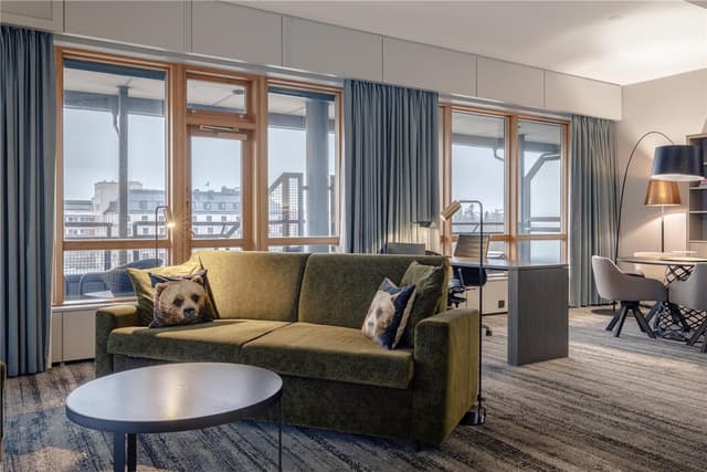 PRESIDENTIAL SUITE