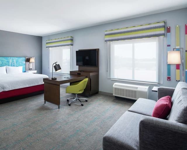 1 KING BED STUDIO SUITE W/ SOFABED NONSMOKING
