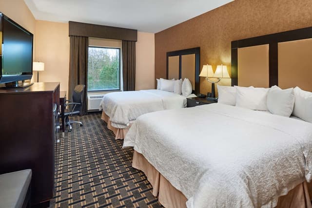 2 QUEEN BEDS NONSMOKING
