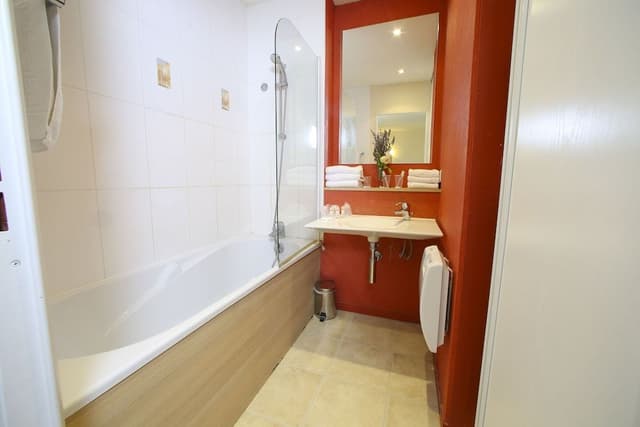 Standard Studio, 2 Twin Beds